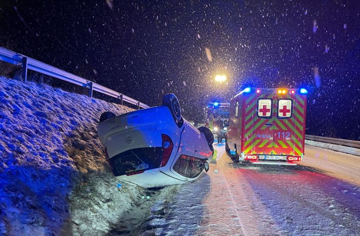 Die Polizei meldet 26 Unfälle nach heftigem Schneefall