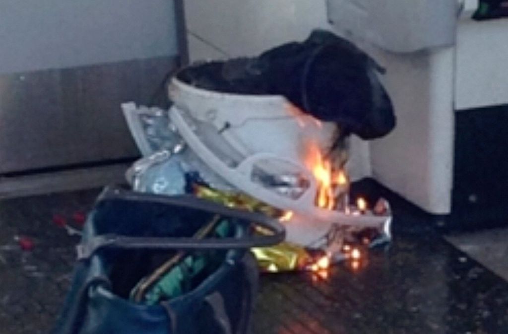 Im Internet kursiert ein Foto von einem brennenden Eimer, von dem die Verpuffung ausgegangen sein.