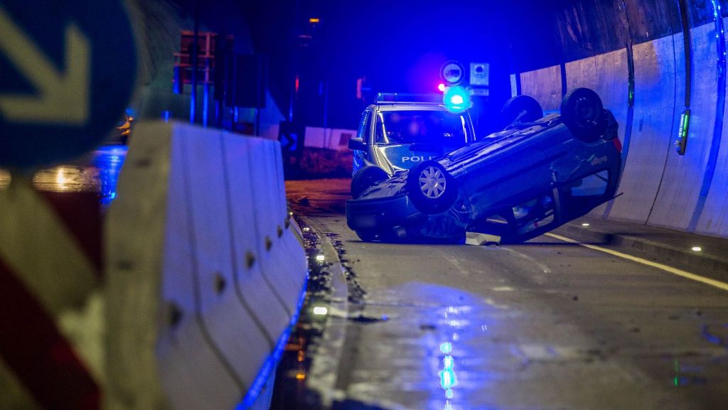 Stuttgart-Süd: 21-Jährige überschlägt sich mit Auto im Heslacher Tunnel