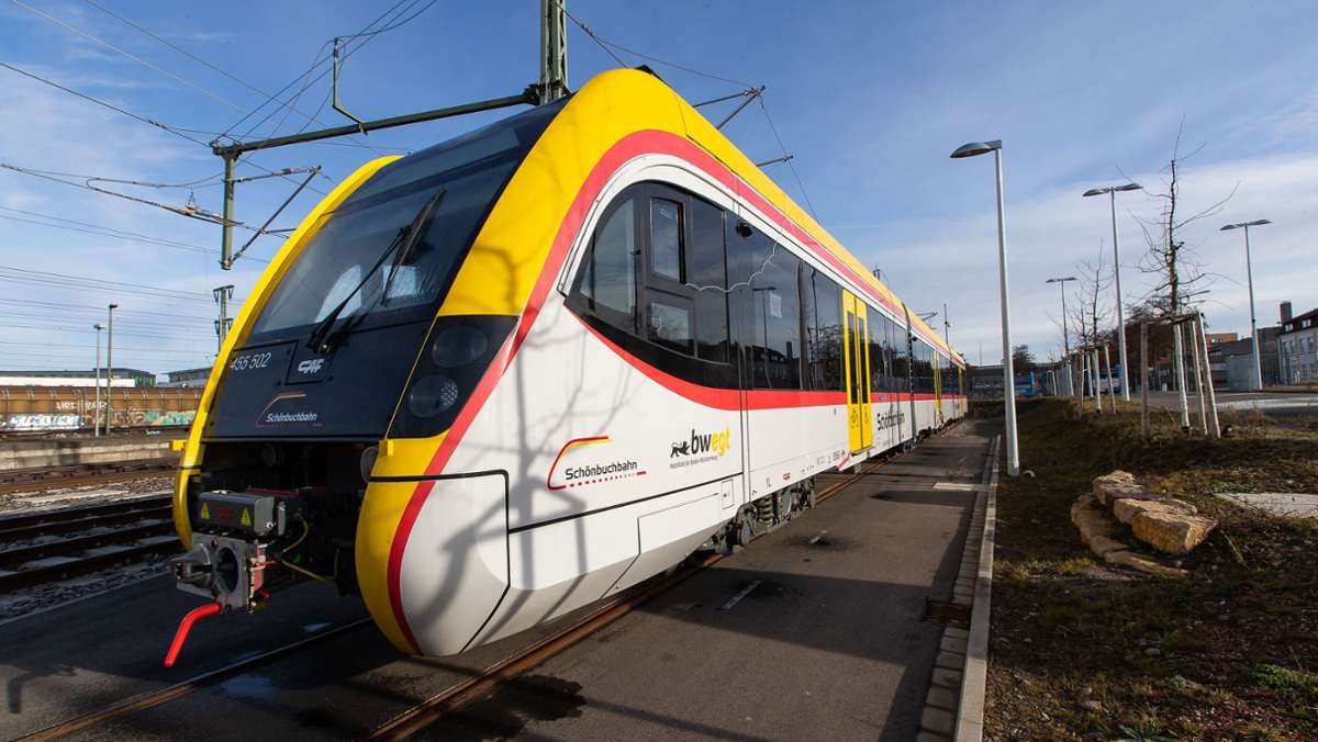 Bahn-Kontrollen im Kreis Böblingen: Bahn-Passagiere akzeptieren die 3-G-Regel