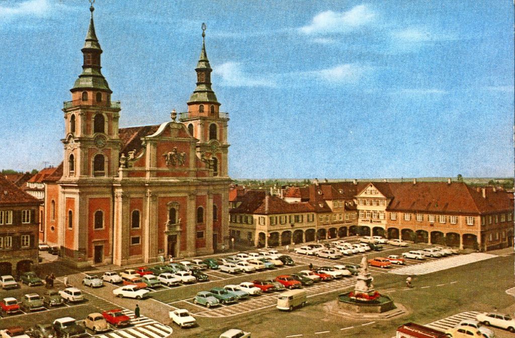 Bis 1992 durften Autos auf dem Platz parken.