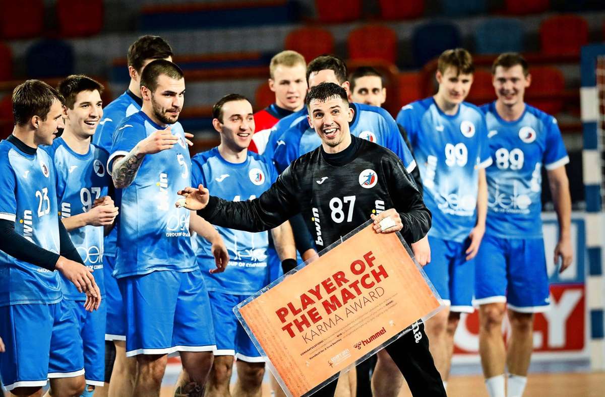 Viktor Kireyev und die russischen Handballer spielen bei der WM  mit dem  Logo ihres Verbandes auf der Brust Foto: imago//Jozo Cabraja