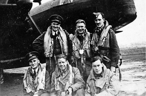 Fernand L. Jolicoeur (rechts unten im Bild) ist am 28. Januar 1945 im Wald bei Waldenbuch abgestürzt und gestorben. Foto: privat
