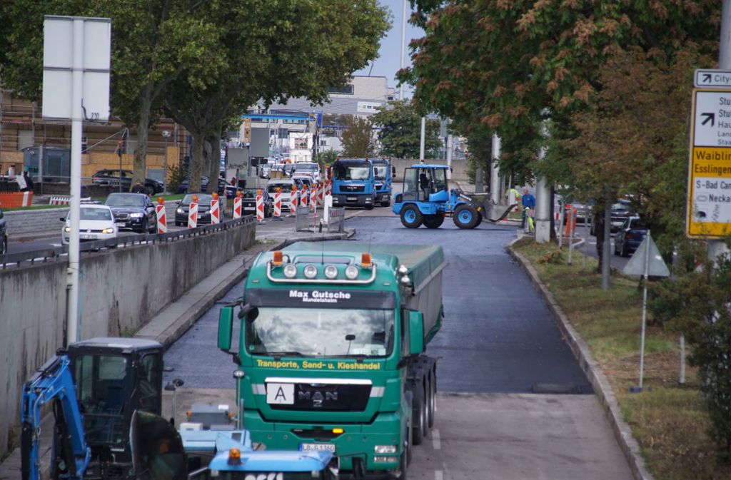 Die Konrad-Adenauer-Straße kann wegen Fahrbahnerneuerungen am Wochenende ...