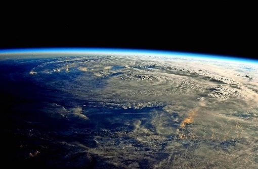 Blick aus der Internationalen Raumstation (ISS): Wirbelsturm Harvey nähert sich der texanischen Küste Foto: NASA/AP