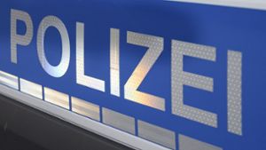 Einsatz in Bad Cannstatt: 17-Jähriger raubt 13-Jährigen aus und zückt dabei Messer