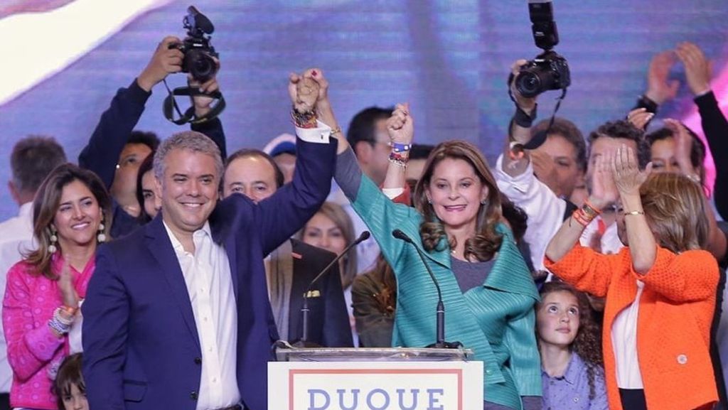  Der ultrakonservative Kandidat Iván Duque gewinnt die Präsidentenwahl in Kolumbien. Im Fokus stehen der  Friedensprozess, die Wirtschaftspolitik und gesellschaftliche Freiheitsrechte. 