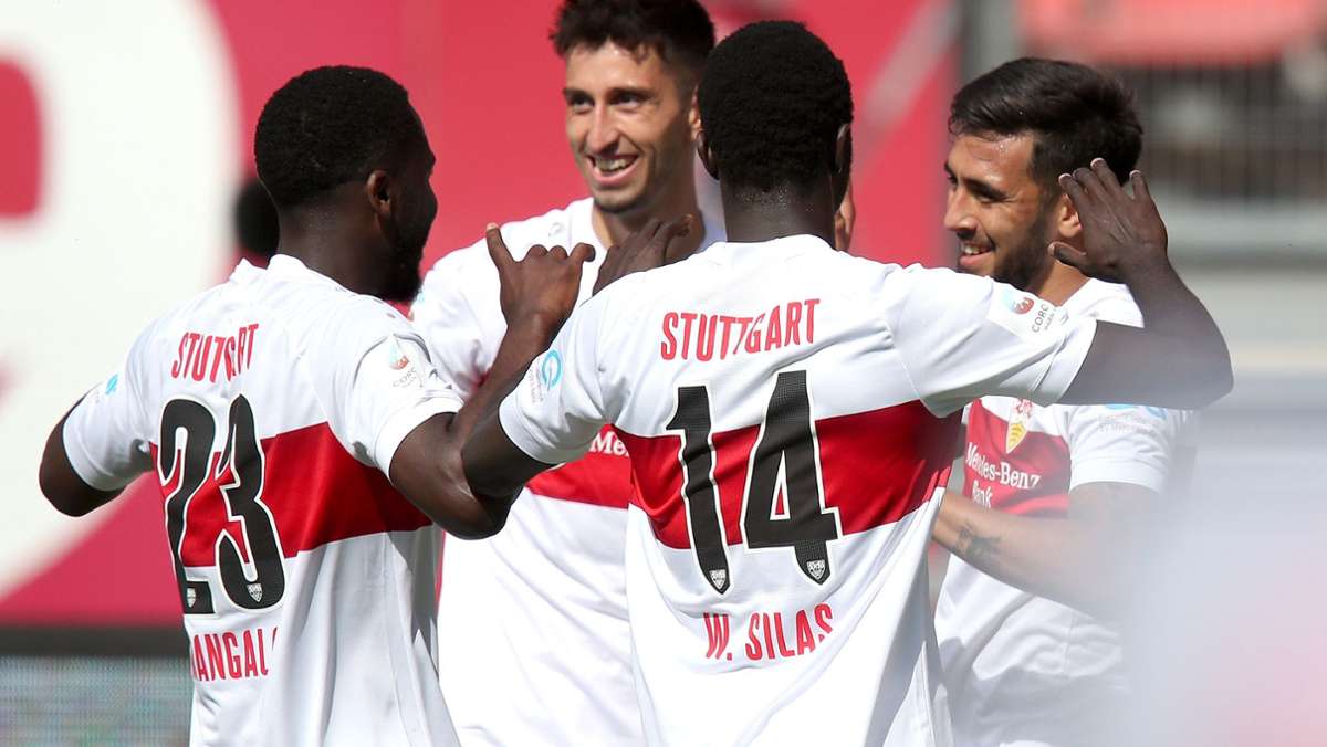  Der VfB Stuttgart ist wieder Erstligist. Hinter ihm liegt eine von Höhen und Tiefen geprägte Saison, die so einige Nerven gekostet haben dürfte. Wir blicken auf die Runde zurück – kommen Sie mit auf eine Achterbahnfahrt zum Aufstieg! 