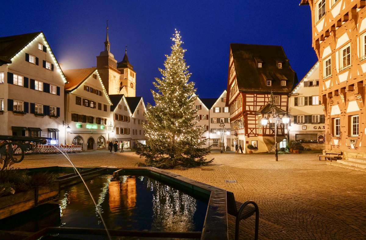 Markgröningen: Mehr weihnachtliche Stimmung geht kaum – der Markgröninger Marktplatz lohnt einen Besuch.