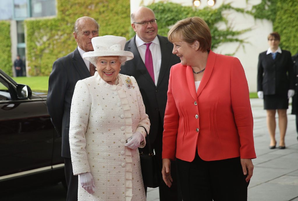 Bundeskanzlerin Angela Merkel empfängt die Queen.