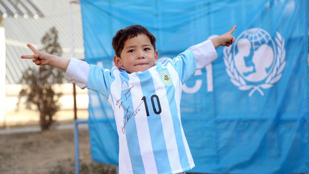 Nach Drohungen: Kleiner Messi-Fan auf der Flucht