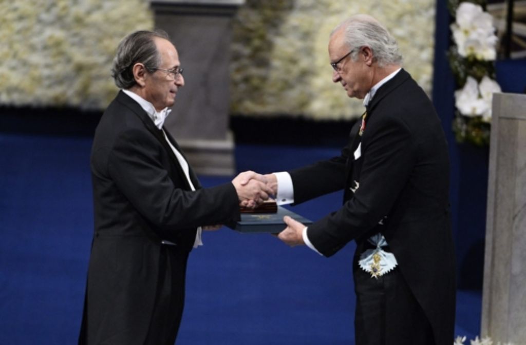 Der Nobelpreis für Chemie für Michael Levitt (links)