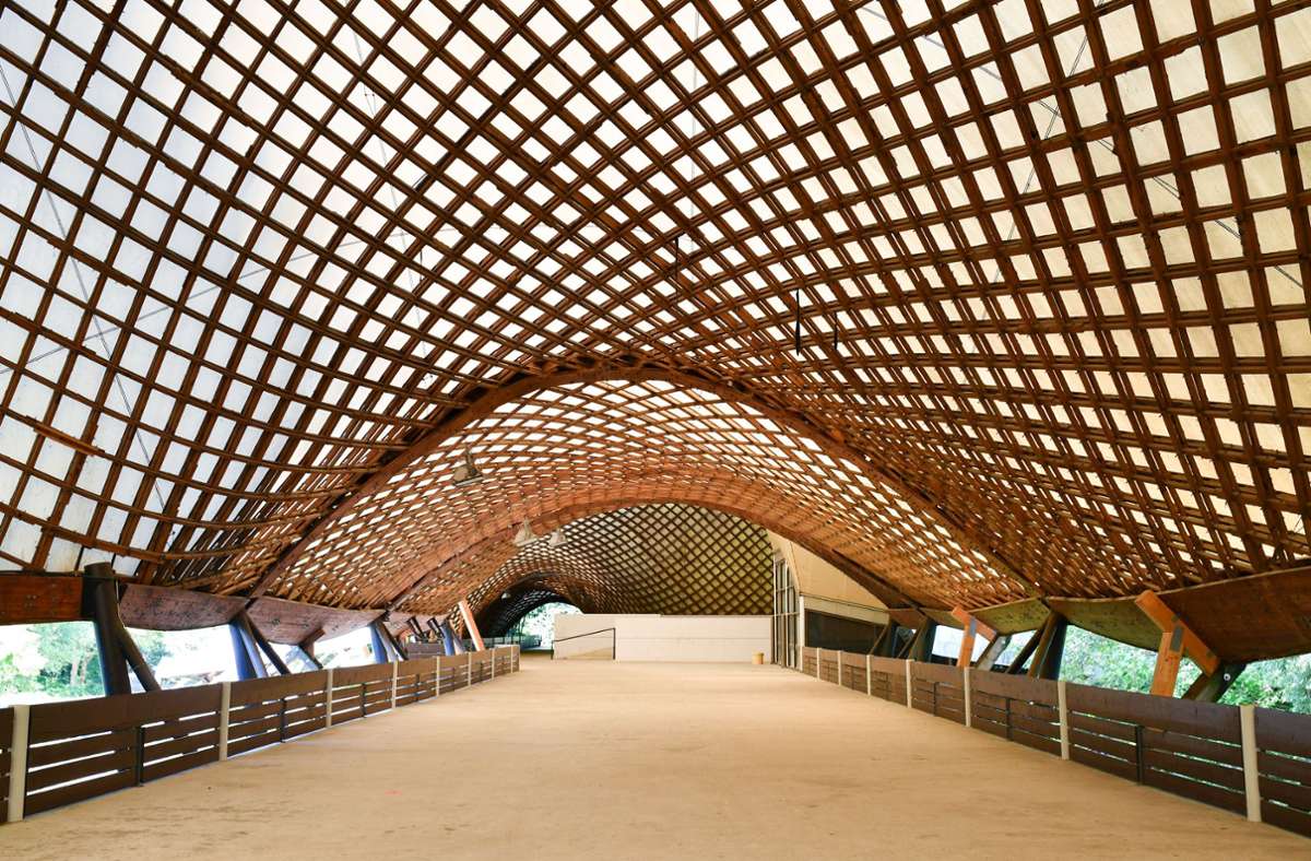 Blick auf Frei Ottos Deckenkonstruktion der Multihalle im Herzogenriedpark, aufgenommen am 29. 6. 2016 in Mannheim (Baden-Württemberg)