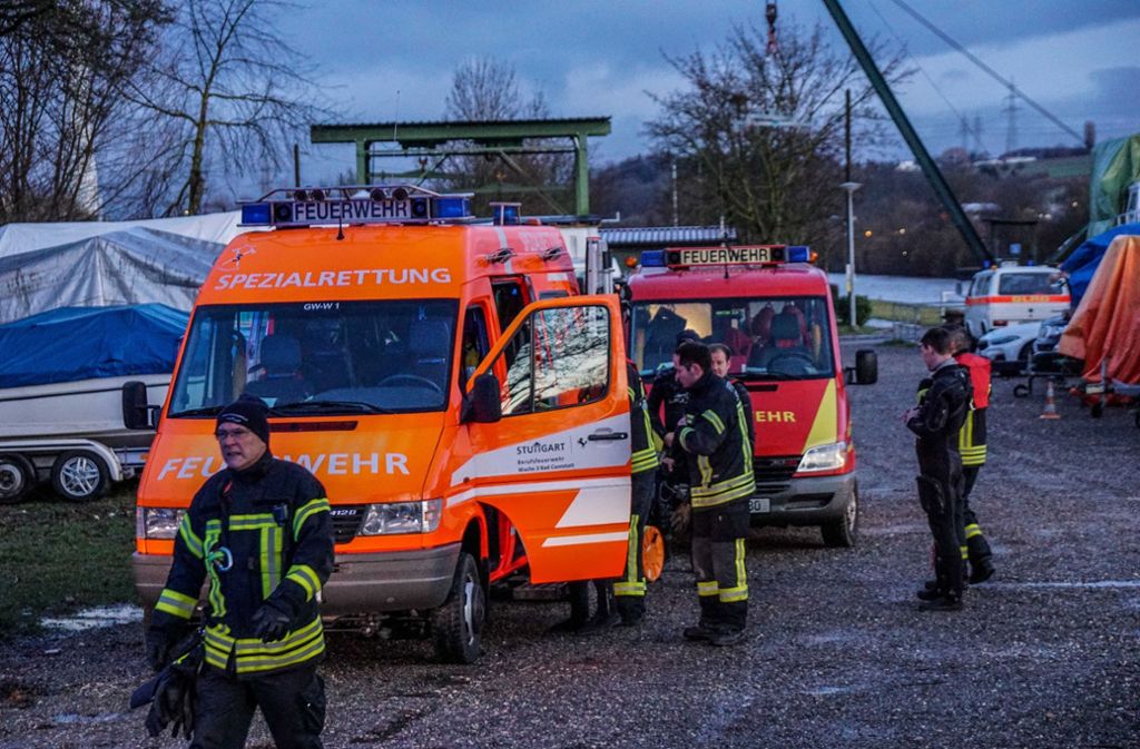 Unter anderem wurden die Feuerwehren Esslingen, Plochingen, Deizisau und die Berufsfeuerwehr Stuttgart alarmiert.