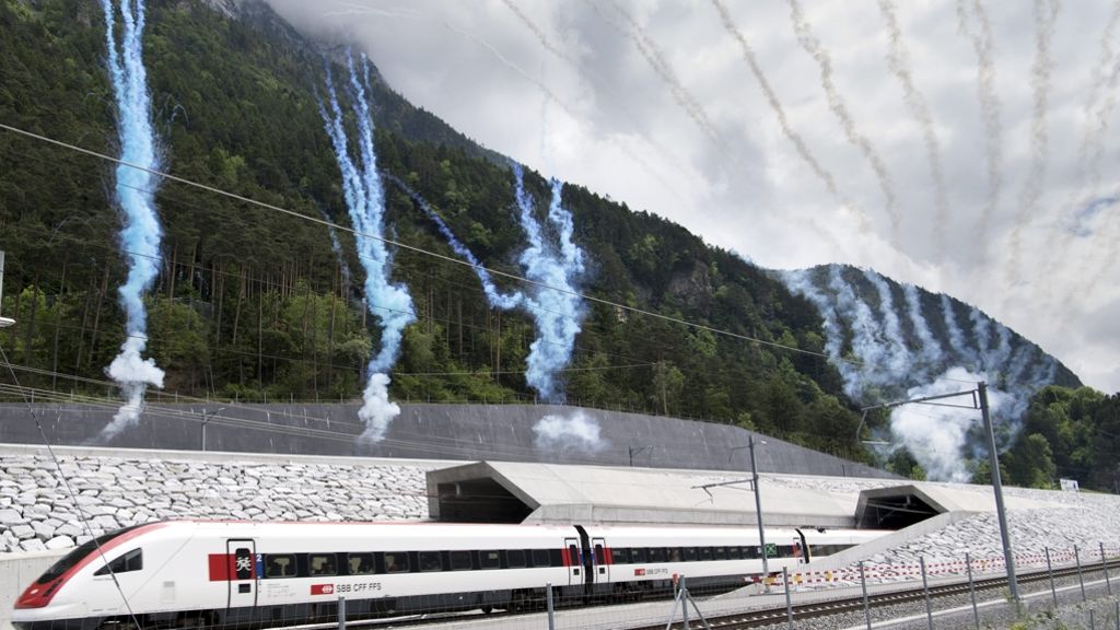 Gotthard-Tunnel eröffnet: Bahn frei für den längsten Bahntunnel der Welt