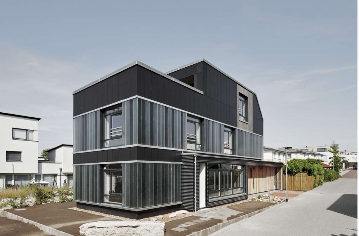 Deutschlands erstes Recyclinghaus wurde vom Architekturbüro Cityförster architecture + urbanism entworfen, die Wohnbaugesellschaft Gundlach zeichnete für die Konzeption und die Umsetzung verantwortlich.