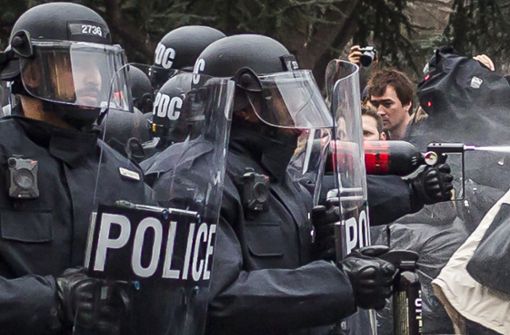 In den USA wird derzeit politisch um eine Reform der Polizei gerungen. (Archivbild) Foto: dpa/Michael Nigro