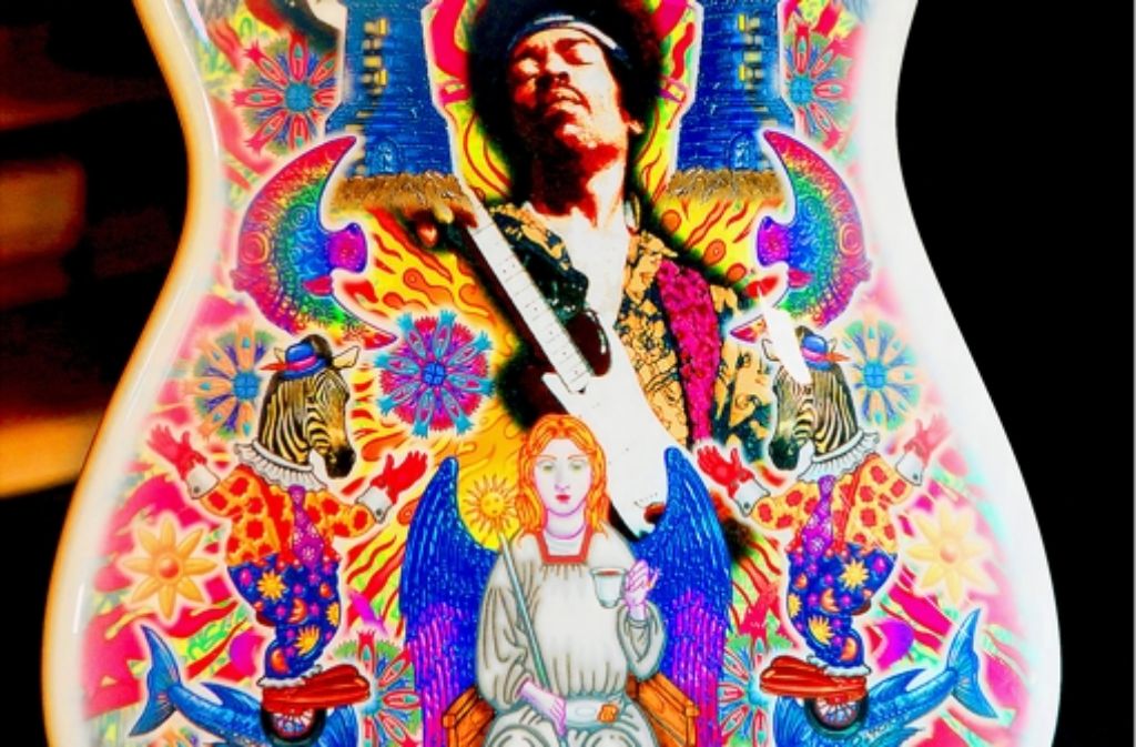 Die Rückseite dieser Fender Starcoaster erinnert an Jimi Hendrix. Foto: dapd
