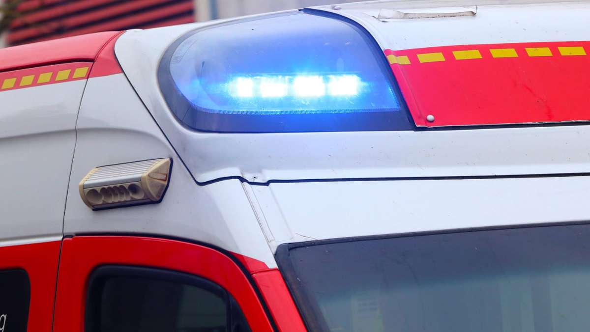 Heidelberg: Mann stürzt mit Auto fünf Meter in die Tiefe