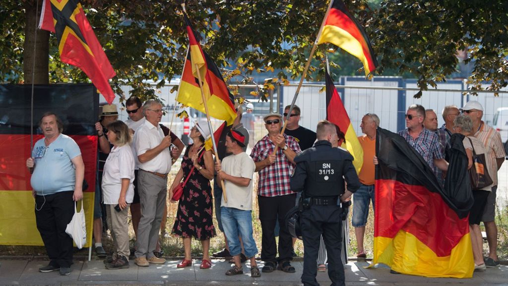 Polizeivorgehen gegen ZDF-Team in Dresden: Pegida-Demonstrant ist LKA-Mann