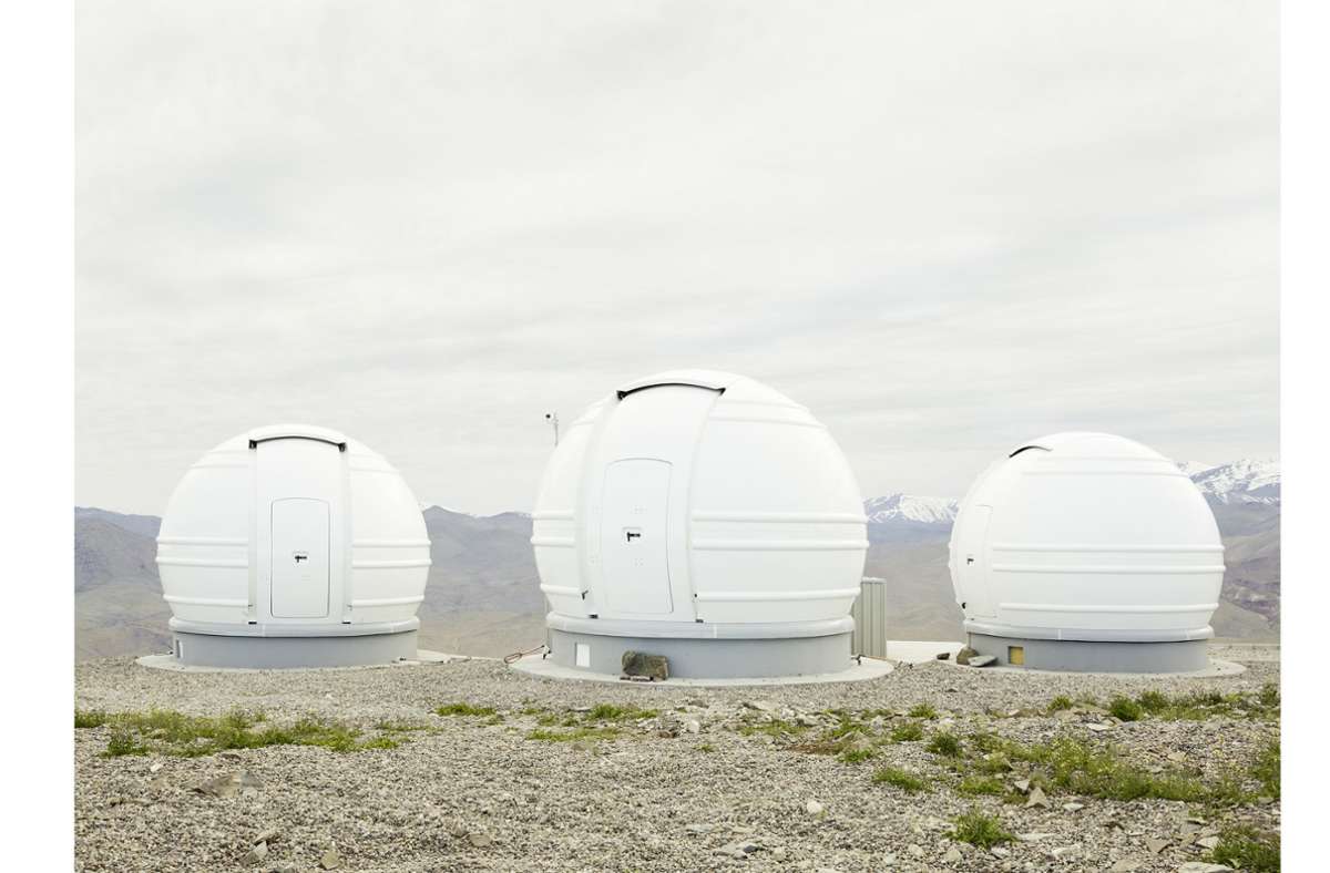 Unter diesen Kuppeln im Norden Chiles befinden sich die Teleskope, die nach Planeten außerhalb unseres Sonnensystems Ausschau halten.