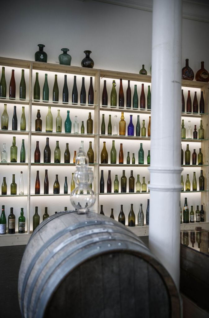 Über 360 historische Flaschen werden ausgestellt.