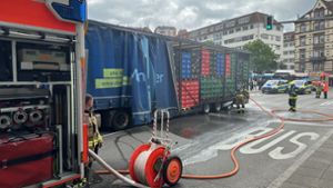 Feuerwehreinsatz am Marienplatz: Sattelauflieger in Brand geraten