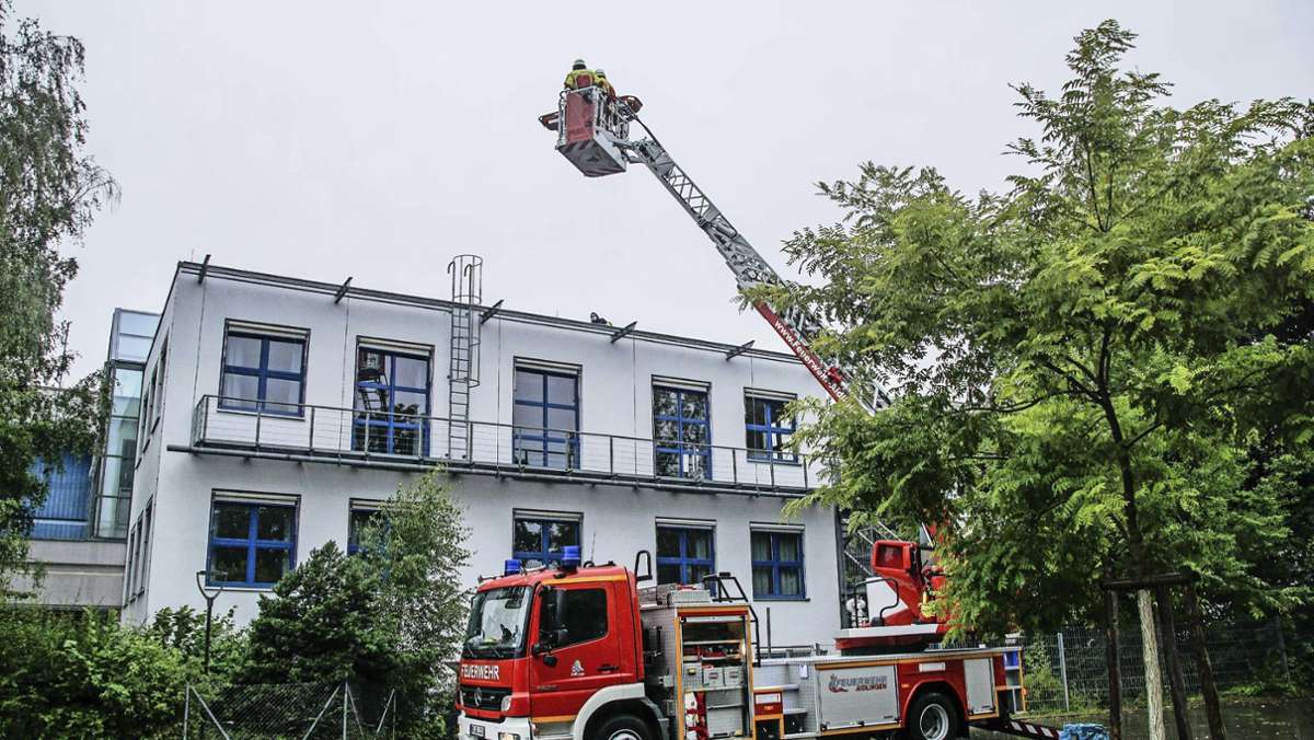 Übung in Gärtringen: Feuerwehr probt Ernstfall an  Schule