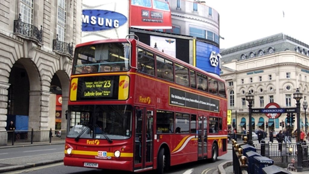 Action-Szene für Film: Bus-Explosion erschreckt Londoner