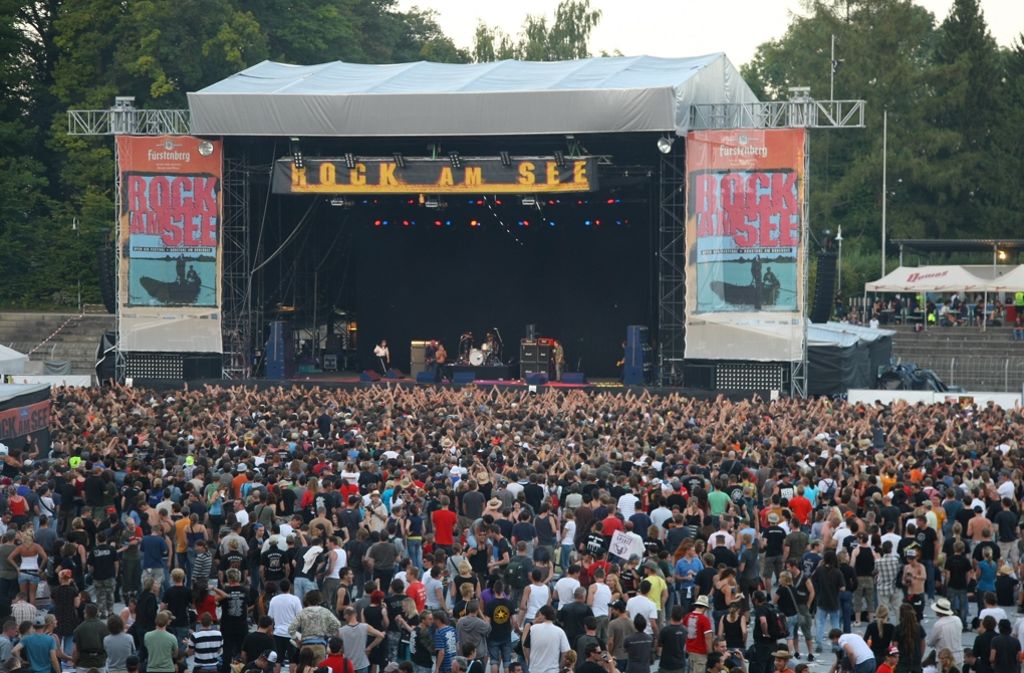 In diesem Jahr feiert das Rock am See in Konstanz sein 30-jähriges Bestehen. Headliner sind Muse. Außerdem dabei sind am 20. August The Libertines, Bad Religion und Enter Shikari dabei. Infos zum Ticketkauf gibt es auf www.rock-am-see.de. Die Tickets kosten 82 Euro.