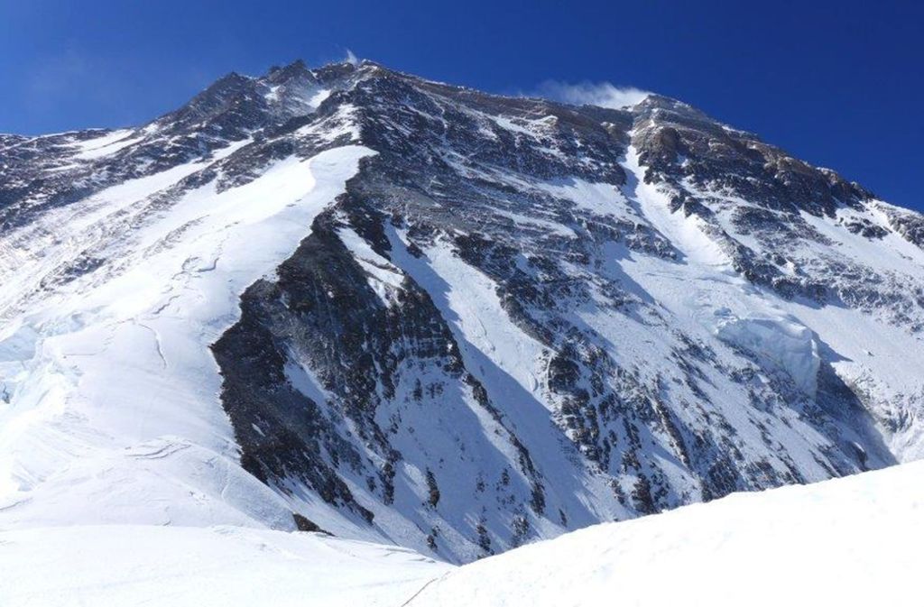 Blick vom Nordsattel in Richtung weiterem Aufstieg zum Gipfel des Everest.