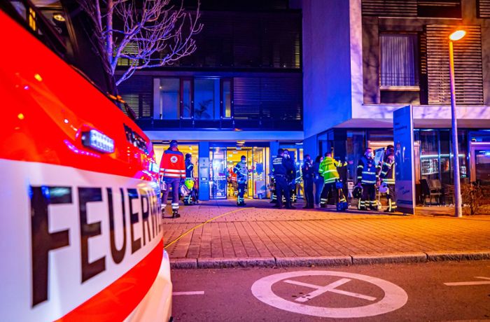 Großeinsatz in Reutlingen: Brand in Seniorenheim fordert mehrere Verletzte