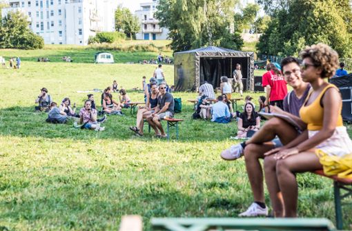 Auf der großen Wiese am Pfaffenwaldring bei der Universität Stuttgart-Vaihingen findet das 39. Umsonst-und-Draußen-Festival statt. Foto: Lichtgut/Julian Rettig