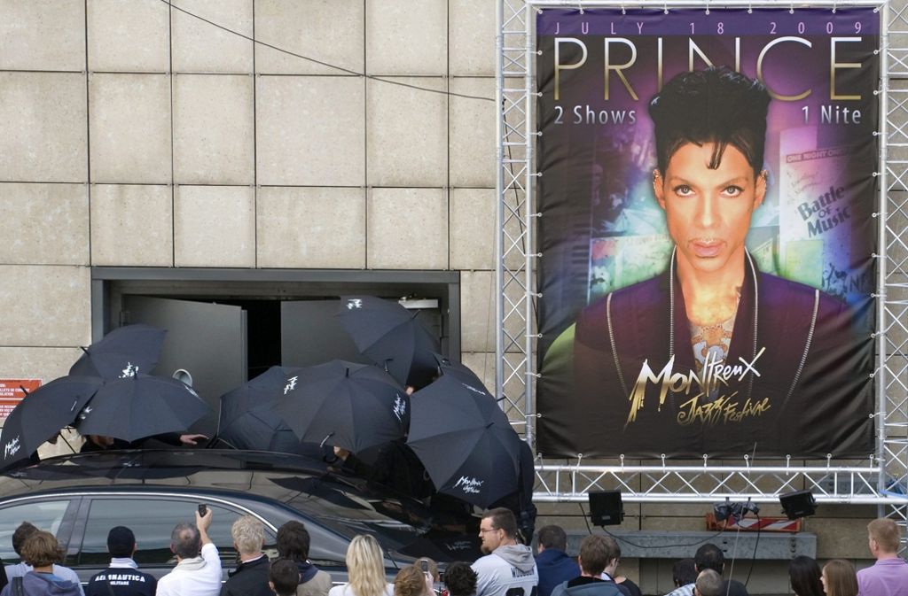 Der Superstar Prince wird in der Schweiz im Jahr 2009 vor allzu aufdringlichen Fans geschützt.
