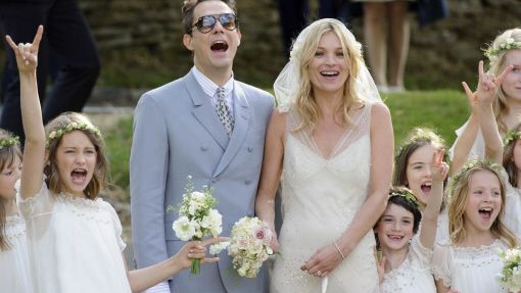 In einer Dorfkirche: Kate Moss heiratet Jamie Hince