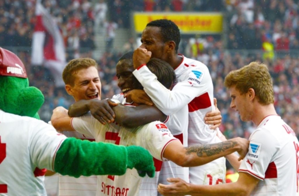 Gegen den SC Freiburg hat der VfB Stuttgart drei wichtige Punkte im Abstiegskampf geholt. In der Fotostrecke zeigen wir Reaktionen zum Spiel.