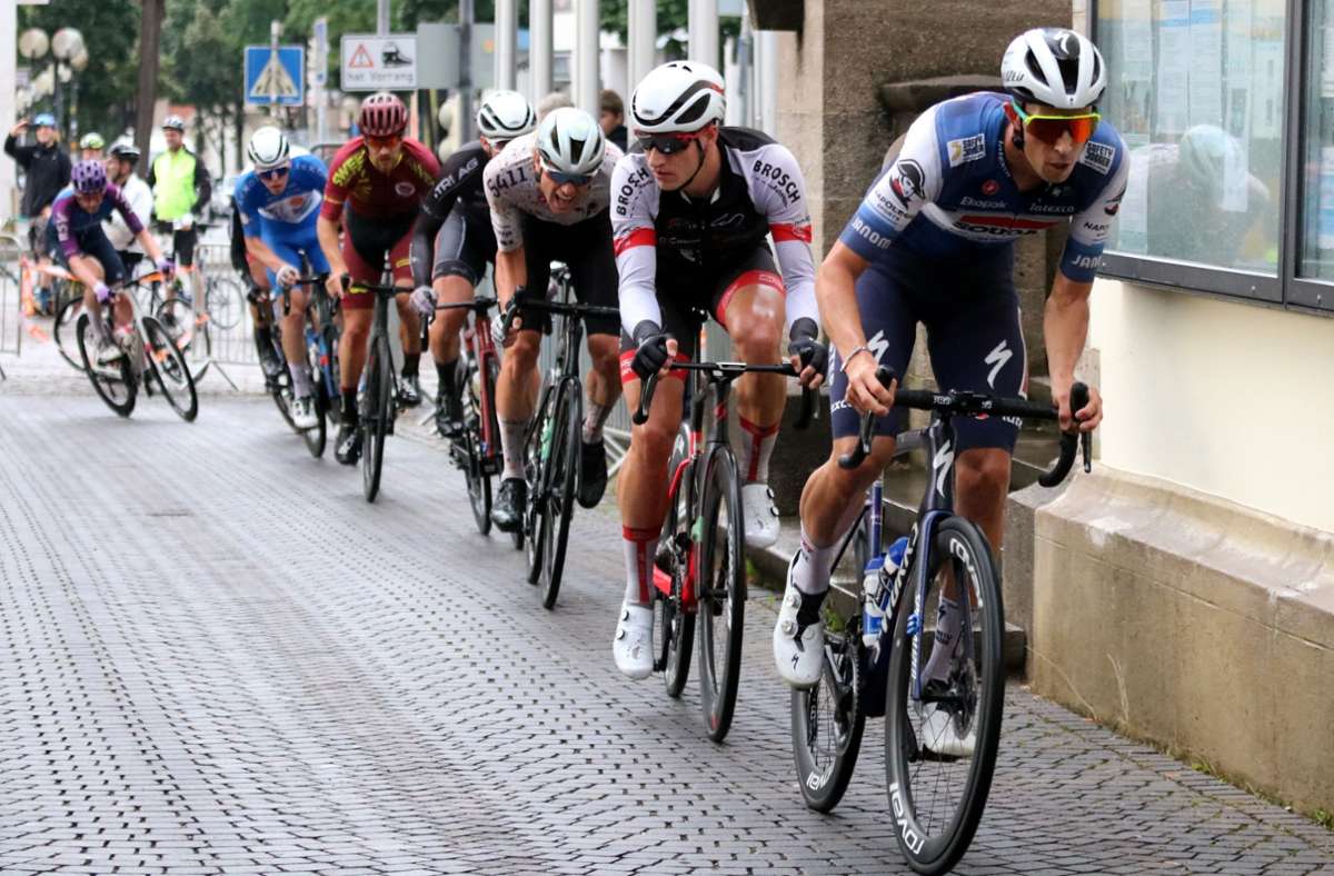Radsport-Fast-Forest-in-Fellbach-50-Runden-60-Kilometer-und-ein-glitschiger-Asphalt