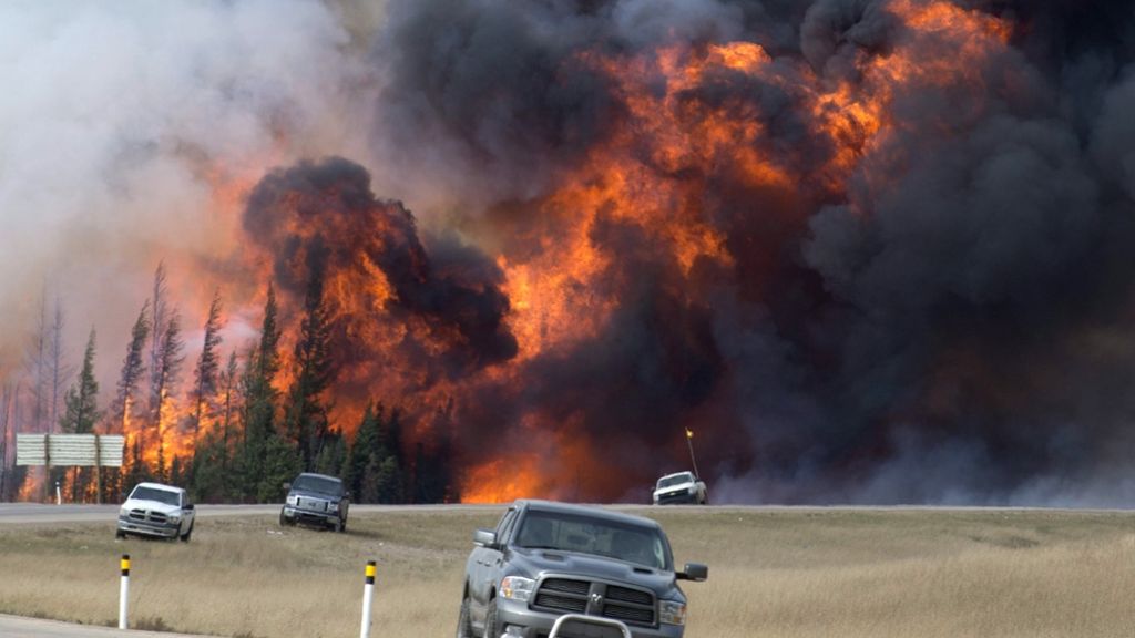 Waldbrände in Kanada: Tausende Einwohner aus brennender Stadt gerettet
