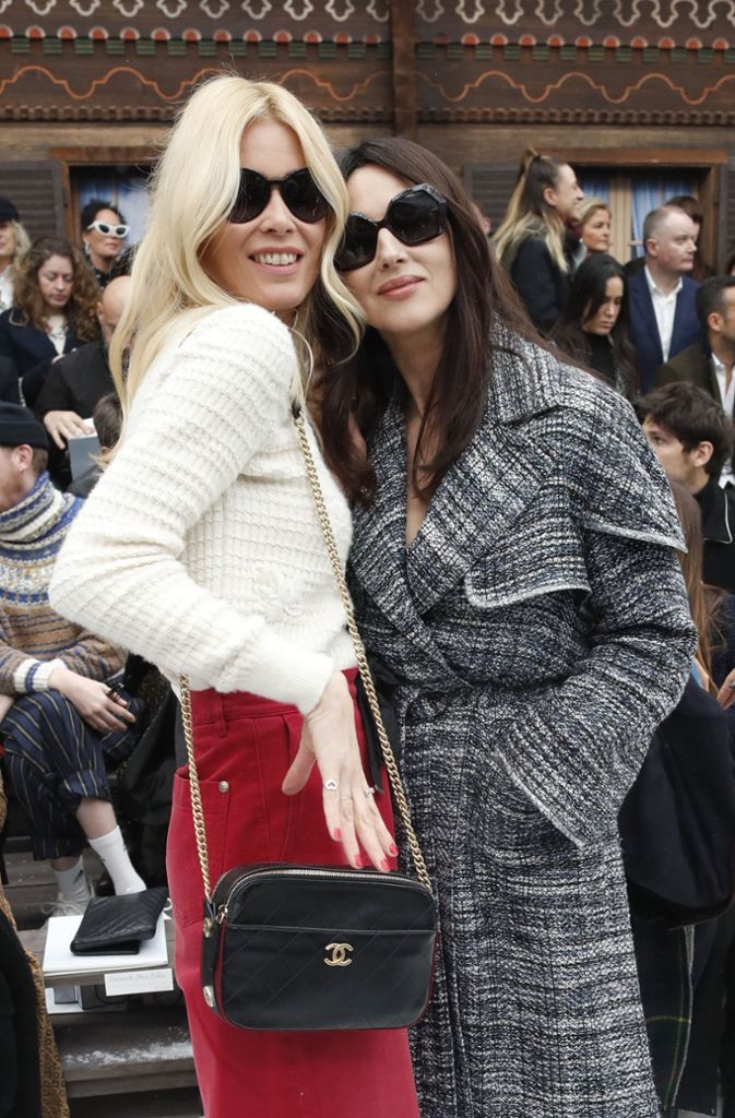 Auch Claudia Schiffer und die Schauspielerin und Muse Monica Bellucci waren zu Gast in Chanels „Chalet Gardenia“.