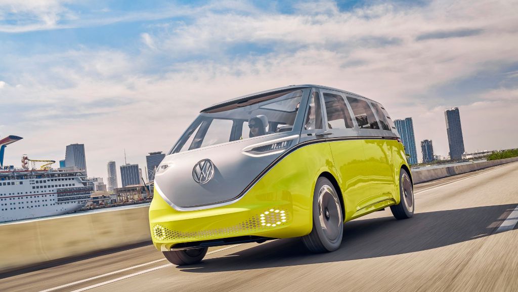  Der Autobauer Volkswagen will den Bulli zurückbringen – mit Elektroantrieb. Von 2022 an soll der Elektro-Bulli auf dem Markt erhältlich sein. Auch eine Cargo-Variante für den Lieferverkehr wurde angekündigt. 