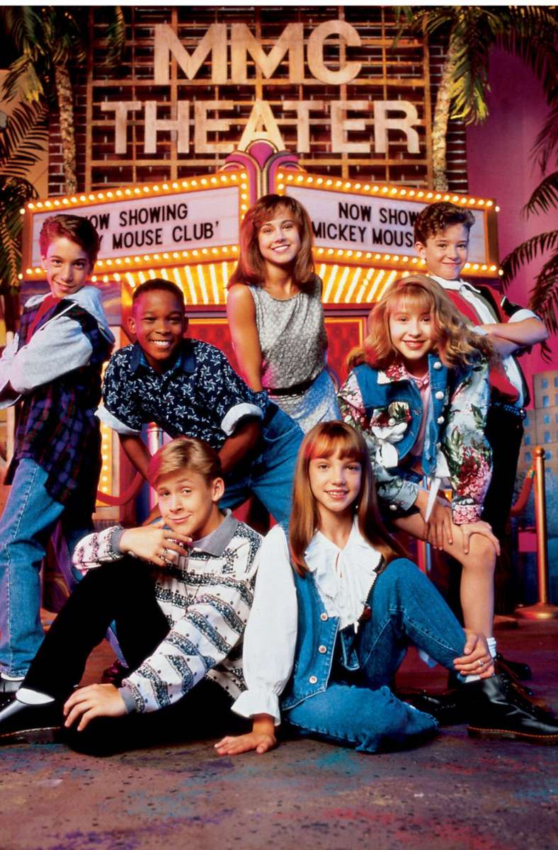 Britney Jean Spears’ (vorne rechts) Karriere beginnt im „Mickey Mouse Club“ – zusammen mit heutigen Superstars wie Ryan Gosling (links vorne), Christina Aguilera (rechts) und Justin Timberlake (rechts hinten).