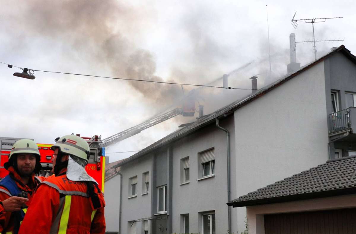 Das Feuer zerstörte die Wohnung fast komplett. Der Schaden liegt bei rund 300 000 Euro.