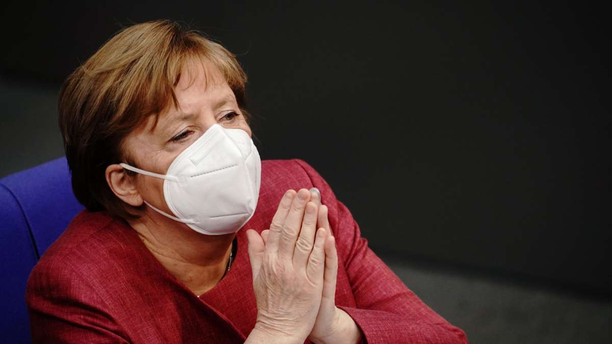  Angela Merkel  hat ihre erste Corona-Schutzimpfung mit Astrazeneca erhalten. Die Kanzlerin ist über 60 Jahre alt und fällt damit in die Gruppe derjenigen, die in Deutschland für Astrazeneca-Impfungen infrage kommen. 
