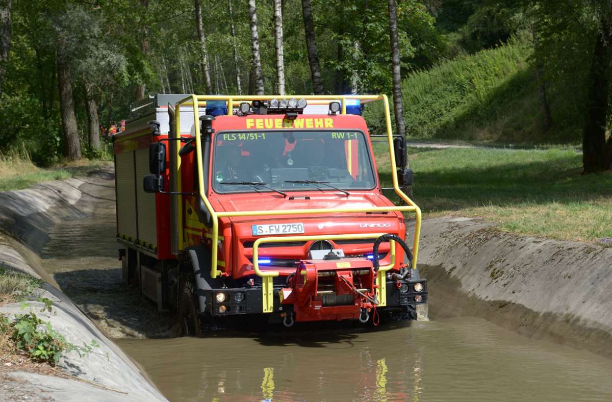 Einige der Fahrzeuge können bei Überflutung bis zu 1,20 Meter tief im Wasser fahren.