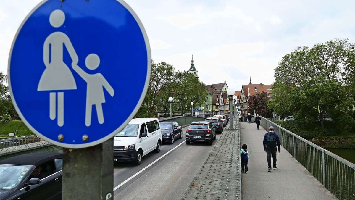 Verkehr in Bad Cannstatt: Wilhelmsbrücke soll nach den Herbstferien autofrei werden