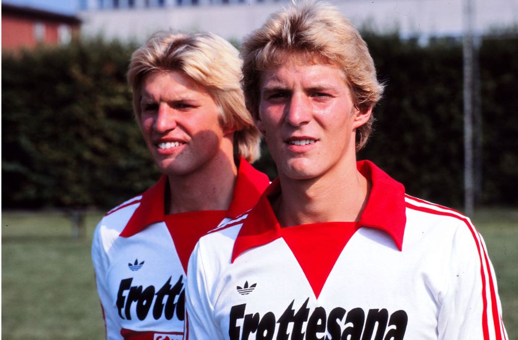Die Förster-Brüder Bernd (links) und Karlheinz standen einst gemeinsam für den VfB Stuttgart auf dem Platz.