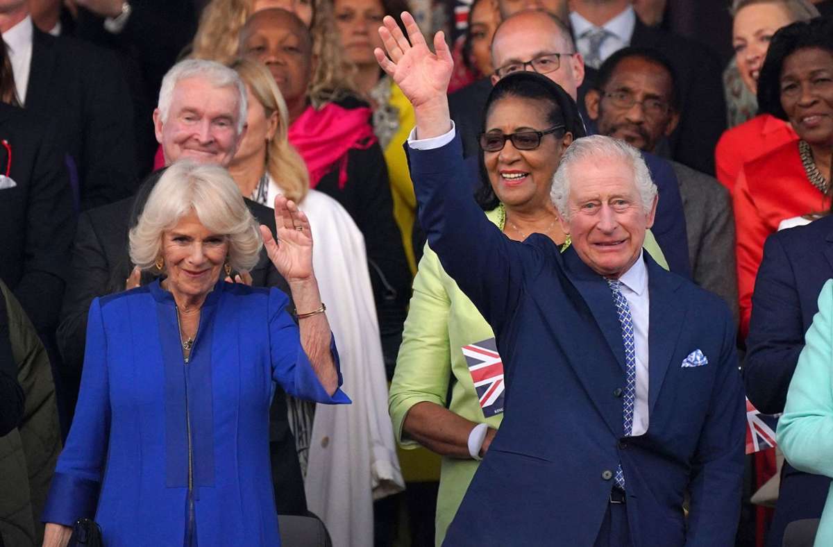 Gelöst nach ihrem großen Tag: Königin Camilla und König Charles III.