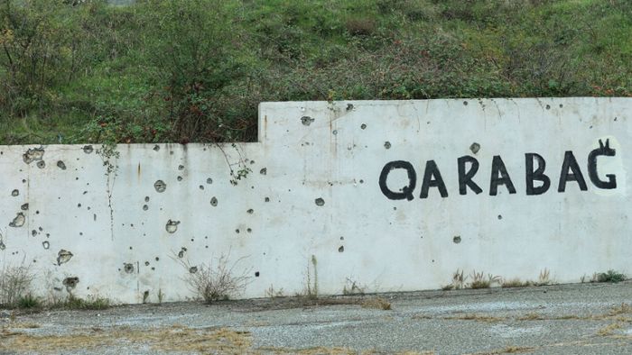 Kreml bestätigt Truppenabzug aus Karabach im Kaukasus