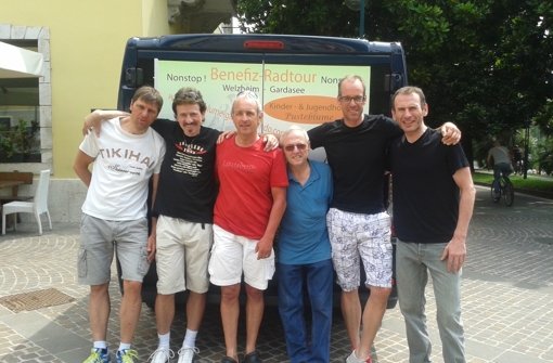 Fünf Ausdauersportler aus Welzheim sind nonstop von Welzheim bis nach Riva an den Gardasee geradelt. Foto: privat