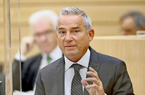 Innenminister Thomas Strobl sagte, dass Hass und Hetze die Gesellschaft vergifteten. (Archivbild) Foto: dpa/Bernd Weissbrod